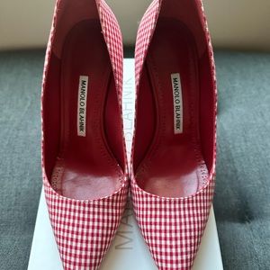 Manolo Blahnik BB Print Pump with 4” heel- size 38